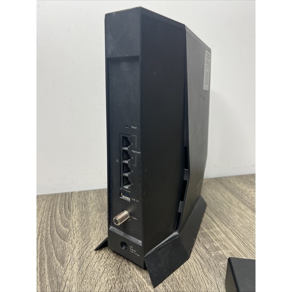 NETGEAR Nighthawk Modem Router Combo (CAX30) DOCSIS 3.1 Modem & WiFi 6 Router - Picture 7 of 11